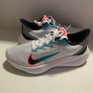 Nike Zoom Winfld 7 ( Mens 7/ Wmns 9)